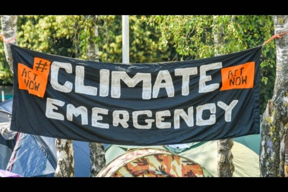 Credit Suisse risponde alle critiche degli attivisti del clima