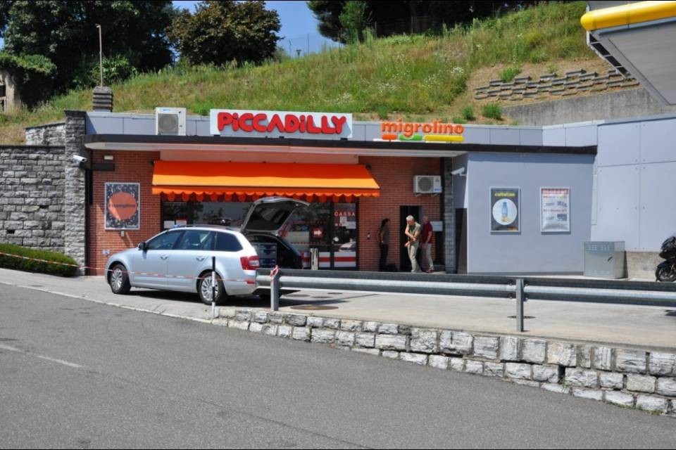 "Ci vogliono agenti di sicurezza ai distributori"
