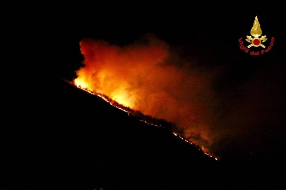 Monte Martica, in arrivo un Canadair
