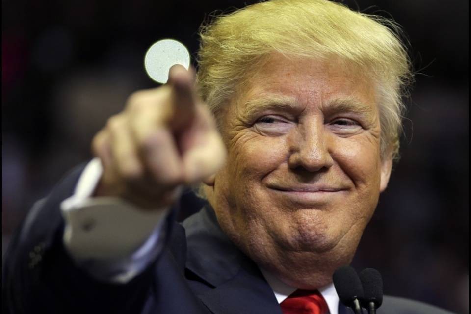 Trump sorpassa Clinton