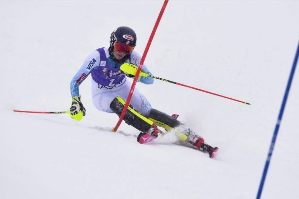Shiffrin imperiale nella prima manche, Lara subito fuori