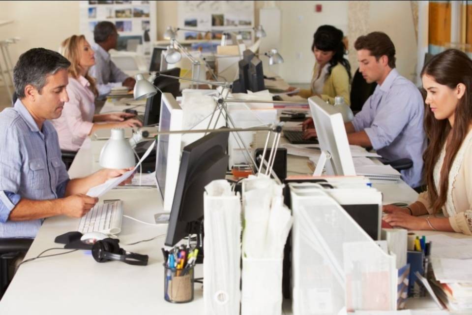 Più occupati in Svizzera, scendono anche i senza lavoro