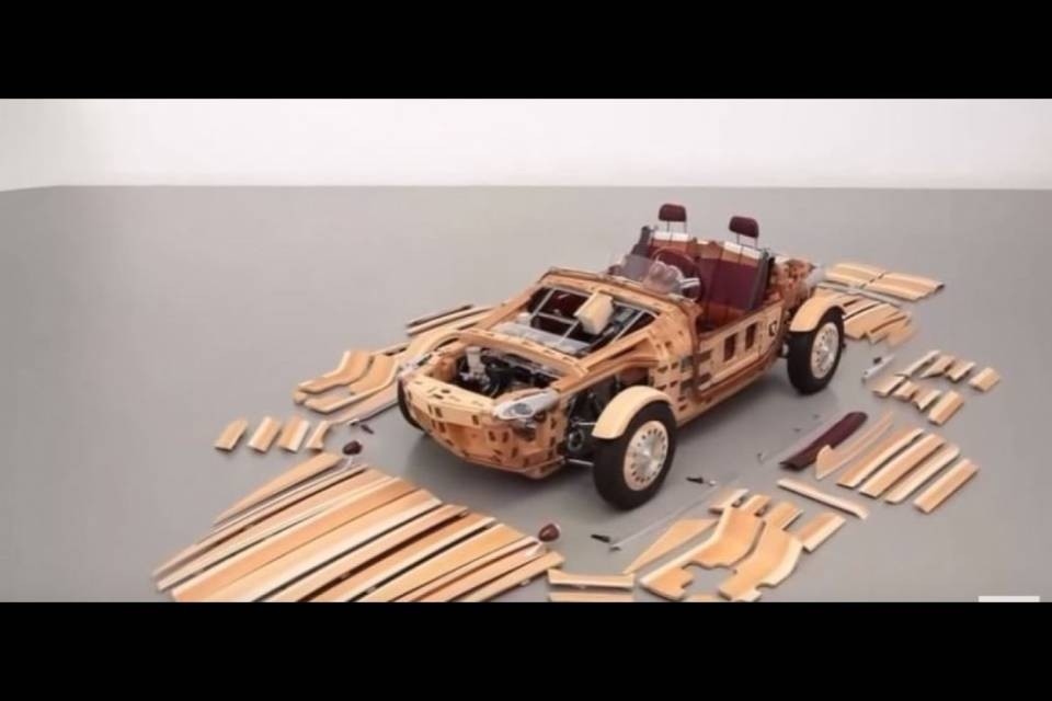 Con Toyota l'auto te la monti da solo