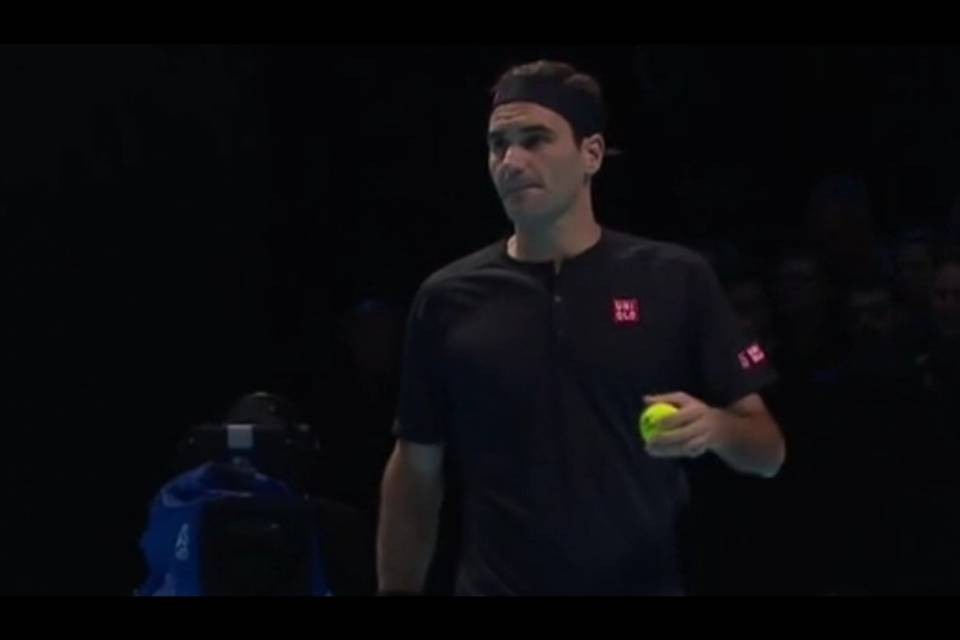 Roger Federer vola in semifinale