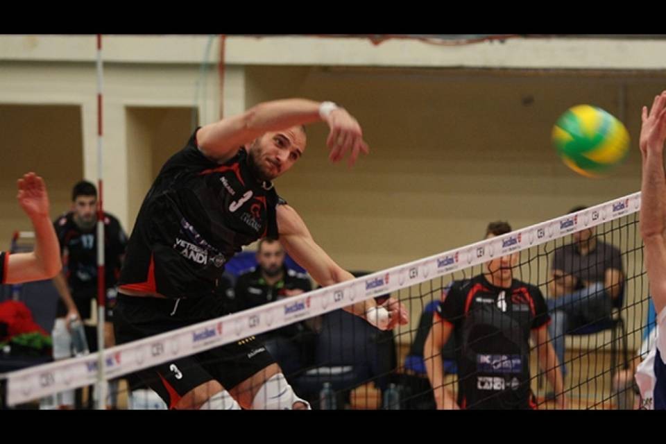 I Dragoni cadono contro il Surgut