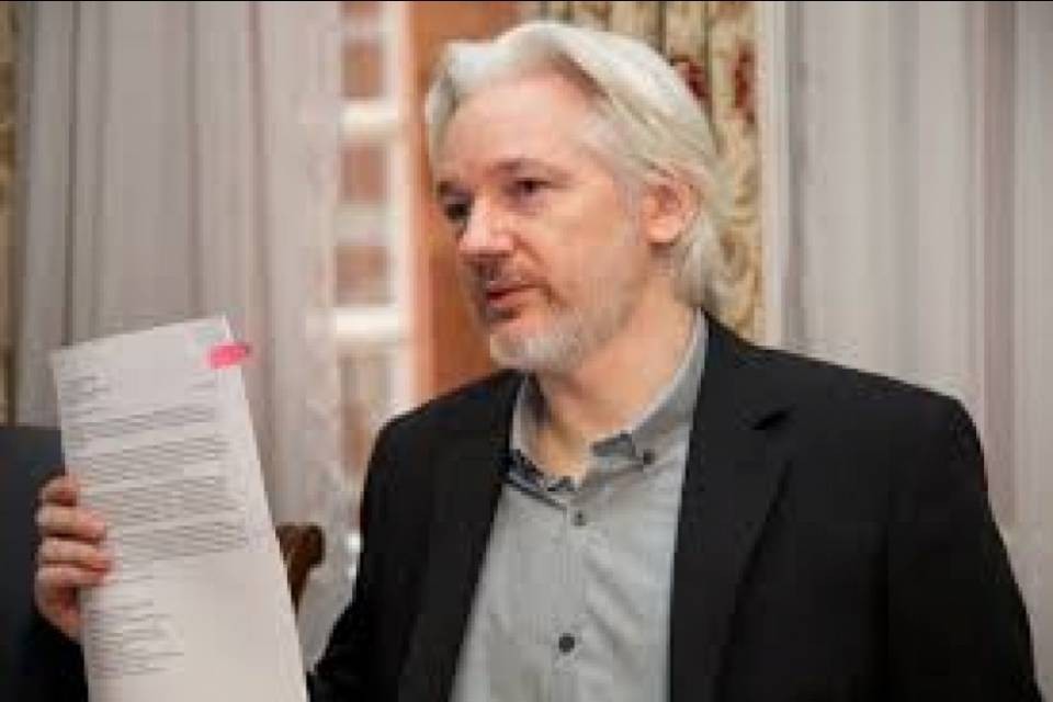 Assange rischia fino 170 anni di carcere