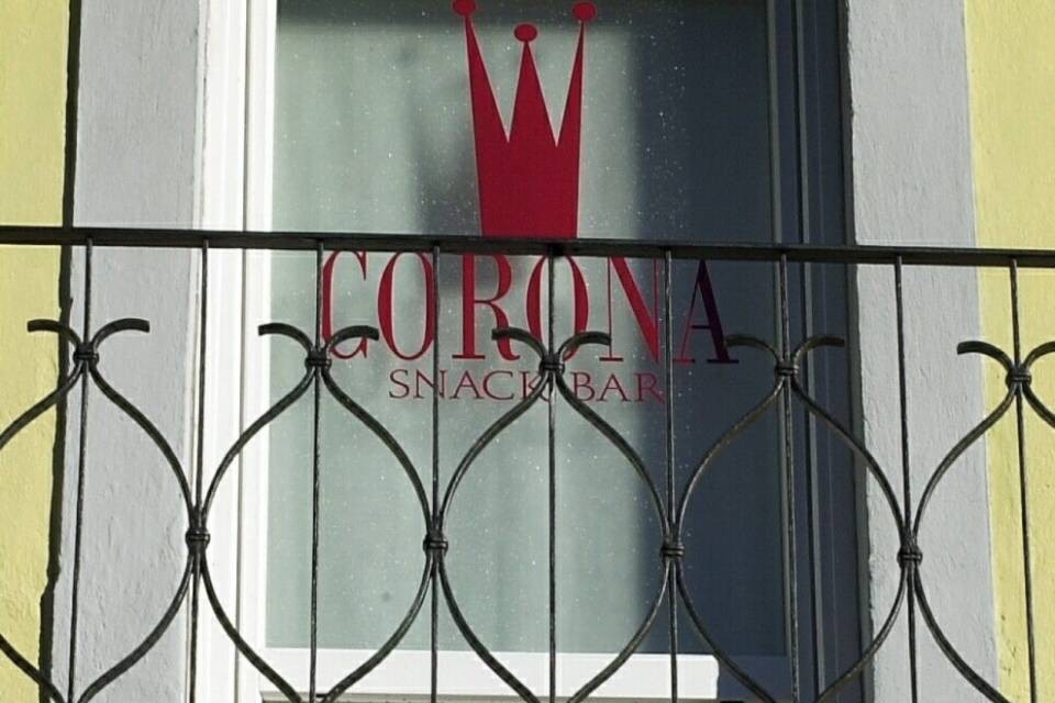 Via le lucciole dal Corona, arriva un supermercato
