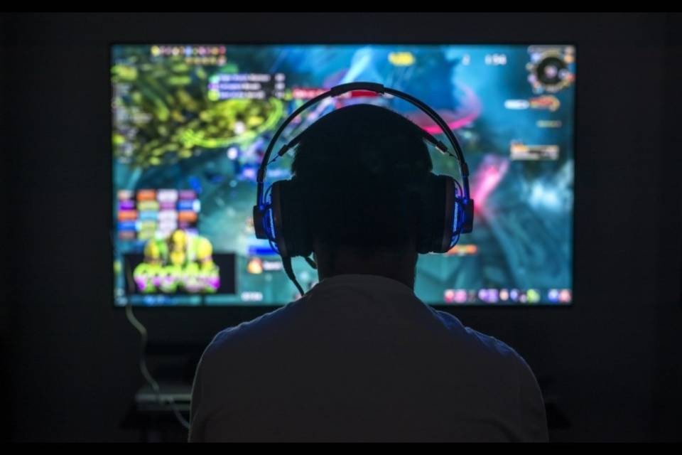 I videogiochi fanno bene: la prof che lo scopre riceve un milione