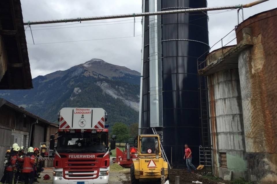 Grigioni, due operai rischiano il soffocamento in un silo