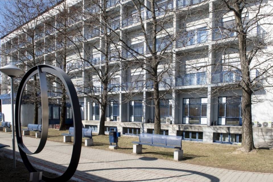 Infermiere accusato di omicidio: "Siamo un ospedale ferito"