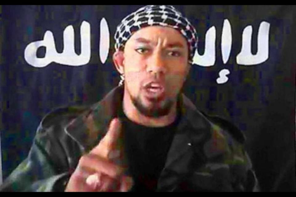 Agente FBI sposa rapper dell'ISIS