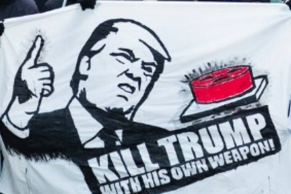 Berna, indagini sullo striscione "Kill Trump"