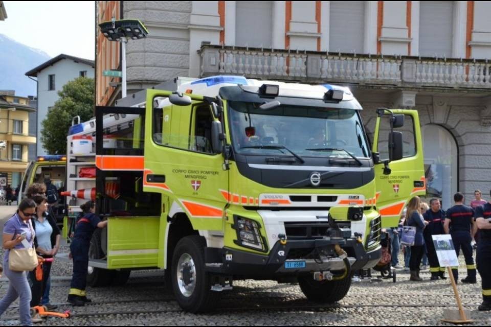 Le nuove autobotti dei pompieri non funzionano: sbandano