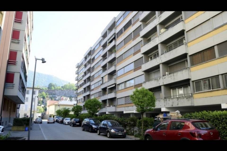 "Stallo abusivo in via Odescalchi, perché non intervenite?"