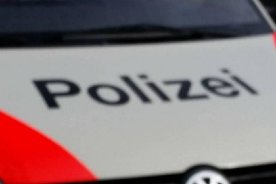 Zugo: assalto al ristorante prima della partita di hockey