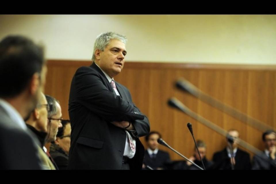 "Assicurarsi? E chi poteva immaginarlo?"