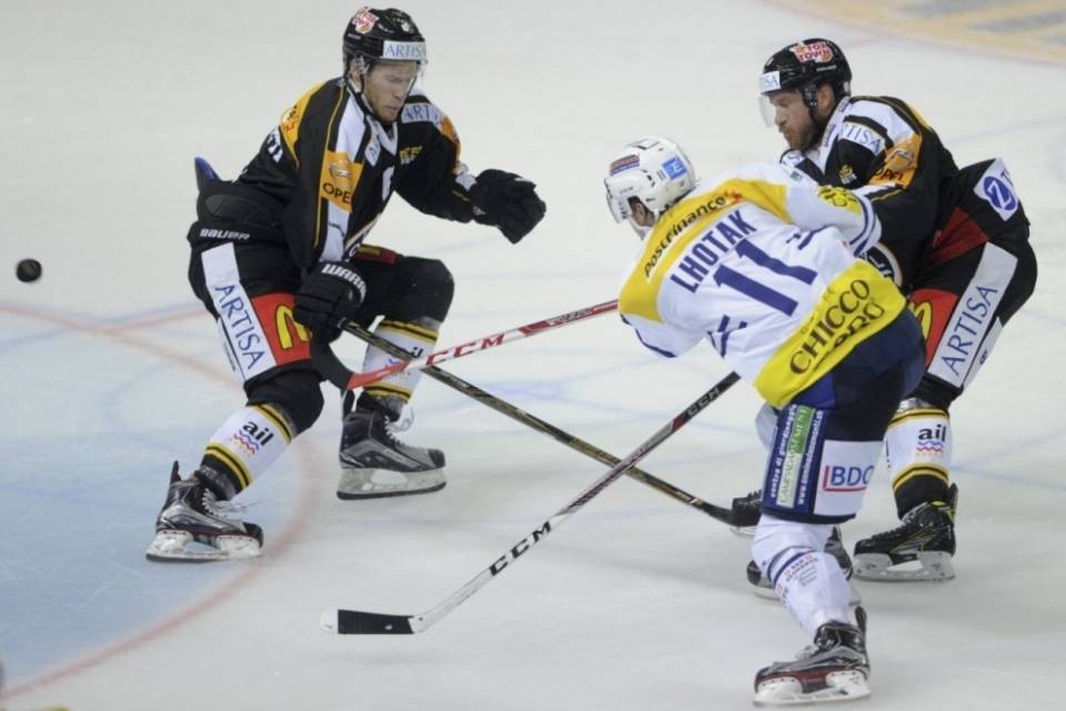 Hockey, un inizio col... derby