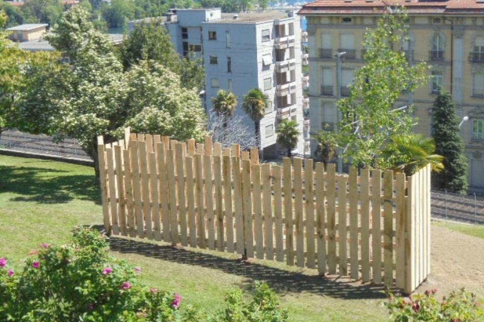 Sembra una semplice gabbia, ma è molto di più