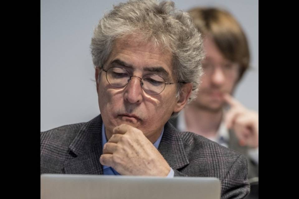 Scansione incarti, "Perché non impiegare i disoccupati?"