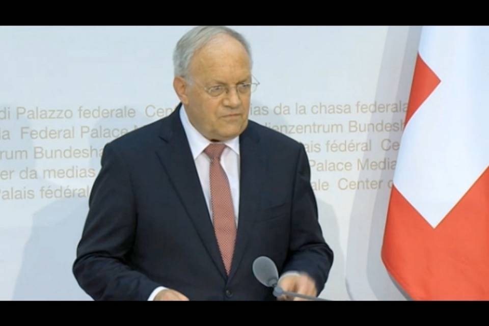 Le "variante ticinese" piace anche a Schneider-Ammann