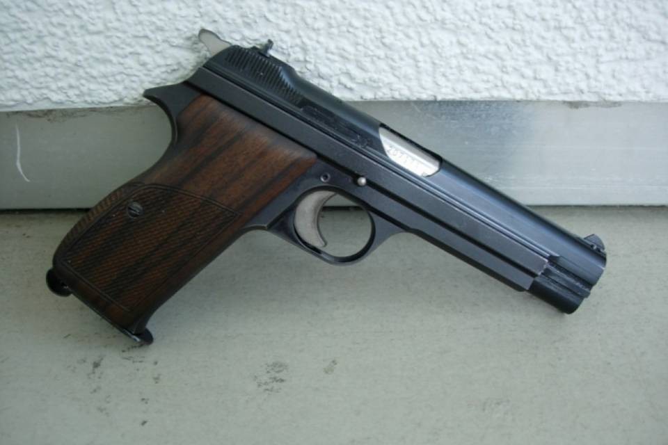 Quella pistola è da restituire