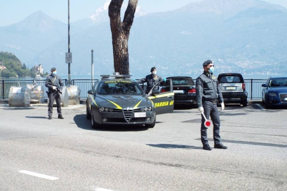 Dalla Germania nel Comasco per il compleanno, denunciati