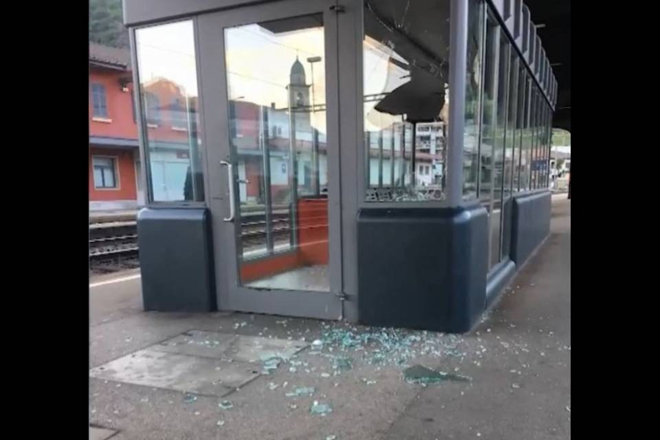 Vandali in azione a Melide