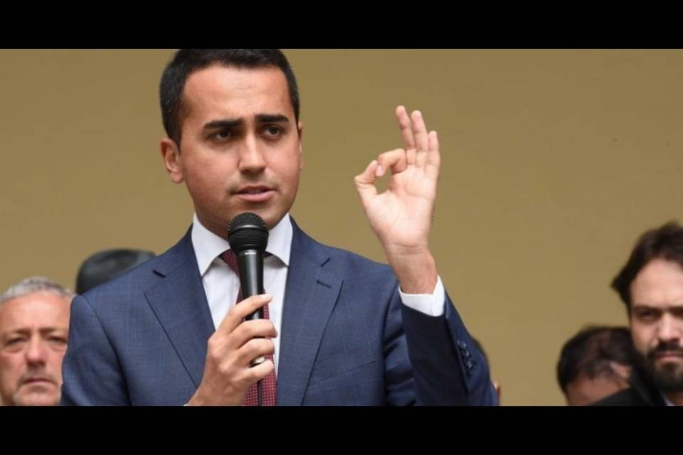 Cinquestelle a valanga, Pd sotto il 20%