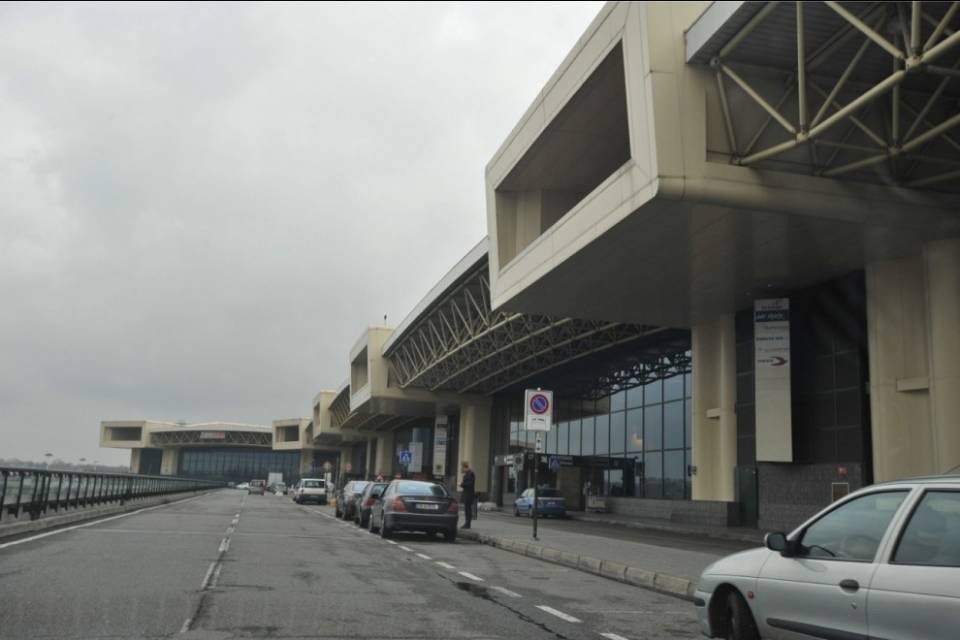 Posteggi a Malpensa, automobilisti ticinesi alla cassa?