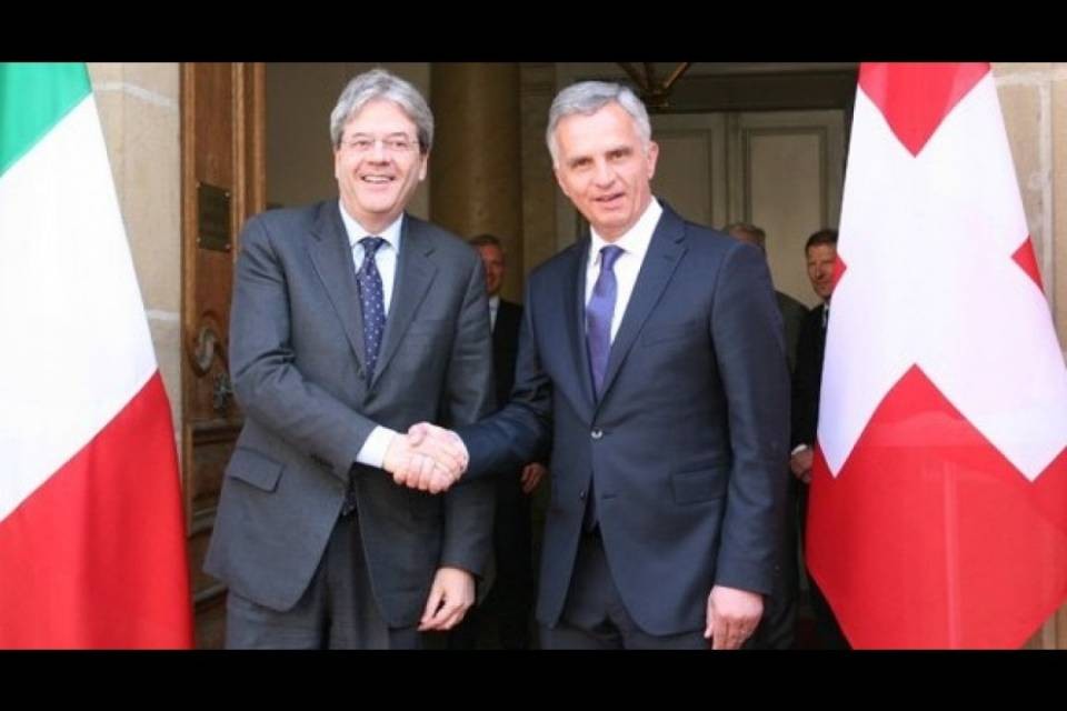 Burkhalter rafforza la cooperazione con Gentiloni