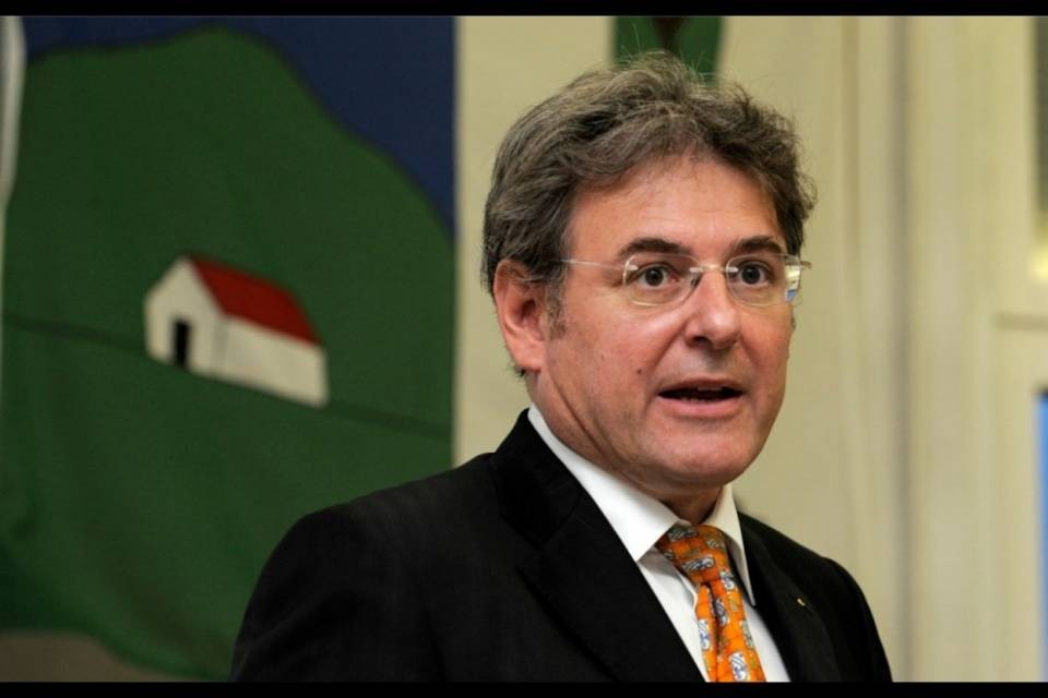 "I Comuni tirano la cinghia e il Cantone largheggia?"