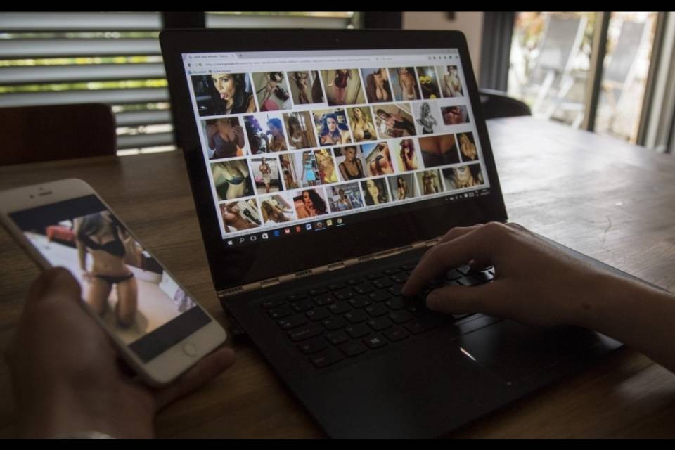 Da luglio frequentatori siti porno dovranno identificarsi