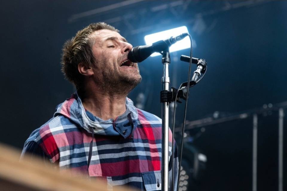 Liam Gallagher a Moon and Stars