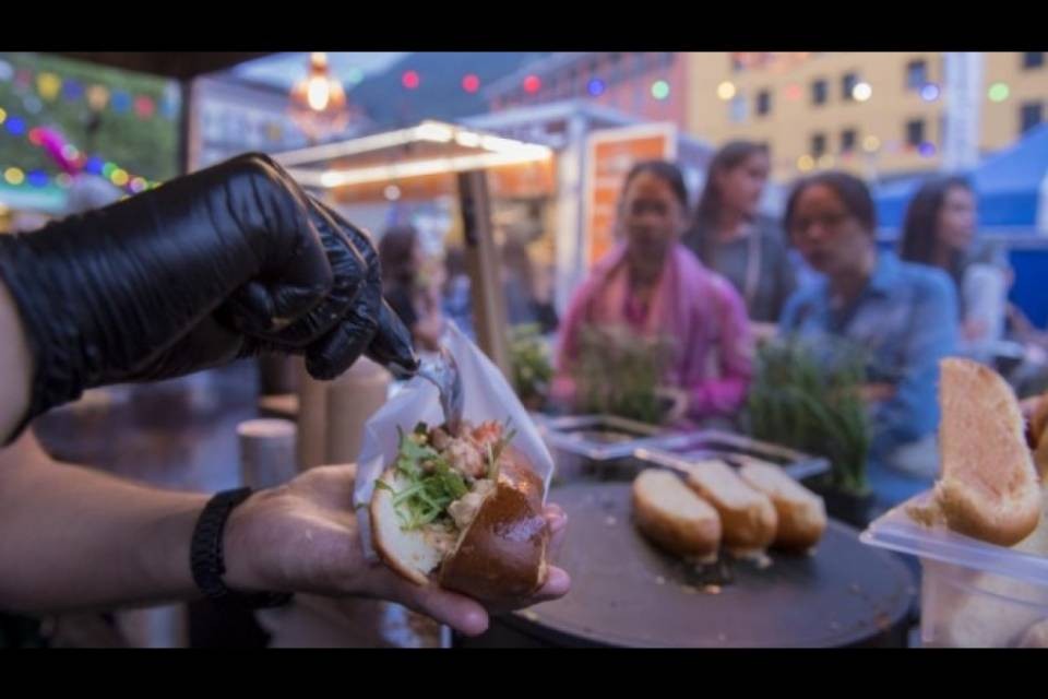 Lo Street Food festival lascia il lungolago e si sposta sulle piazze