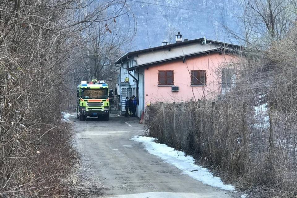 Incendio a Iragna, due persone intossicate