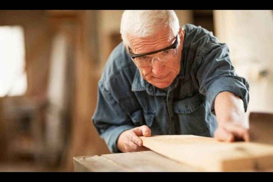 Età pensionabile non oltre i 65 anni