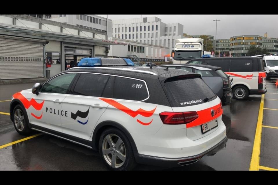 Appartamento in fiamme a Friburgo, morta una 79enne