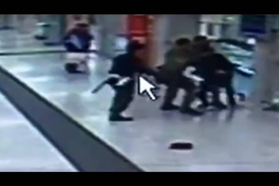 Aggressione a Milano, ecco il video