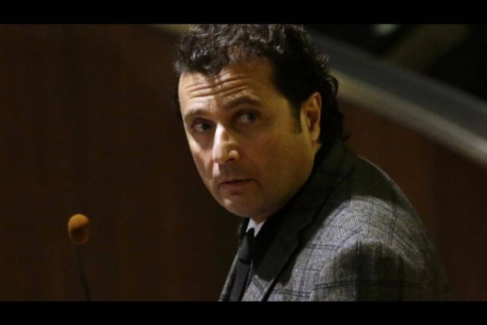 "Schettino, torni... in aula!!"
