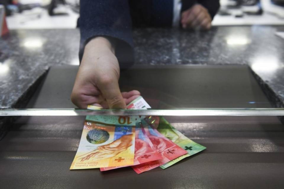 "I funzionari federali dirigenti sono troppo pagati"