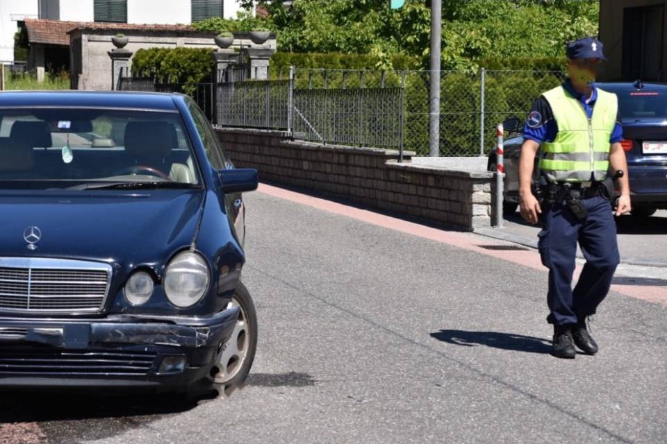 Incidente a Lodrino, ferito un passeggero