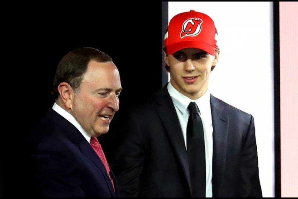 Nico Hischier 1a scelta assoluta del draft NHL!