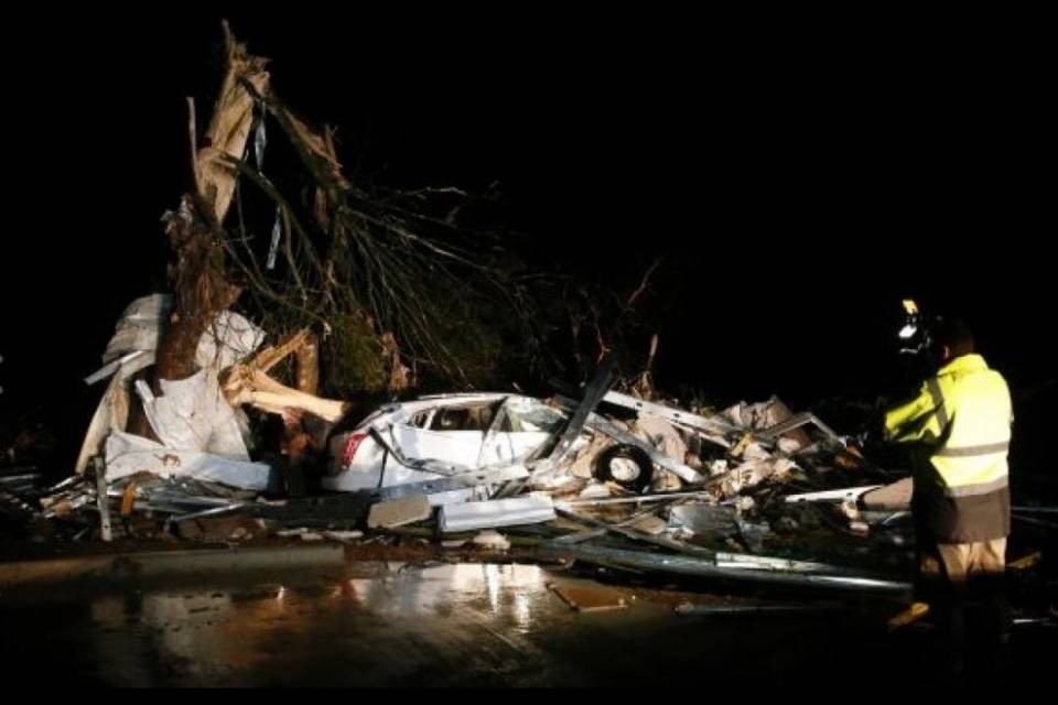 Tornado e alluvioni, 14 morti negli Stati Uniti