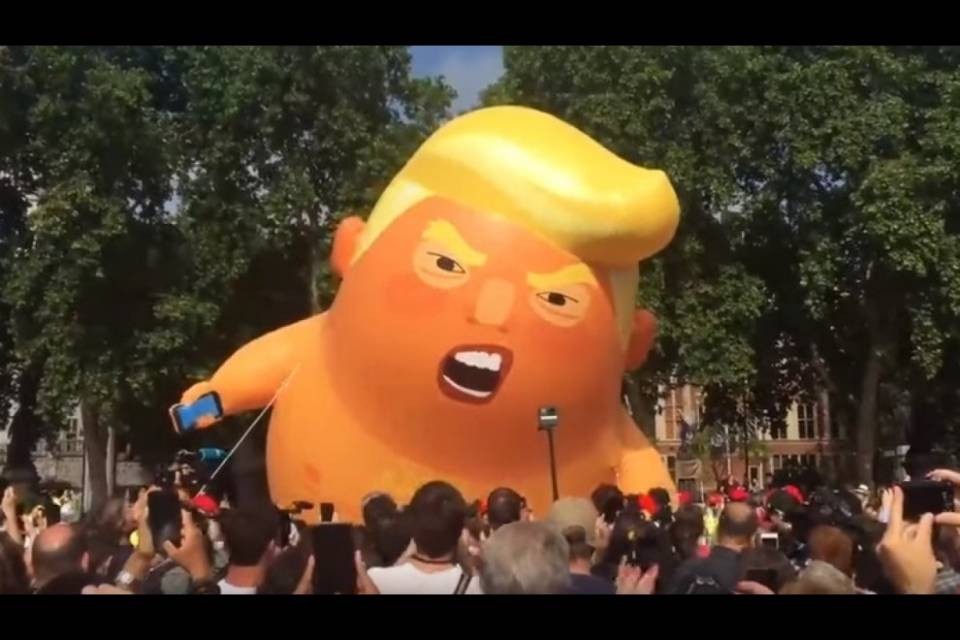 Londra, partito il corteo contro Trump