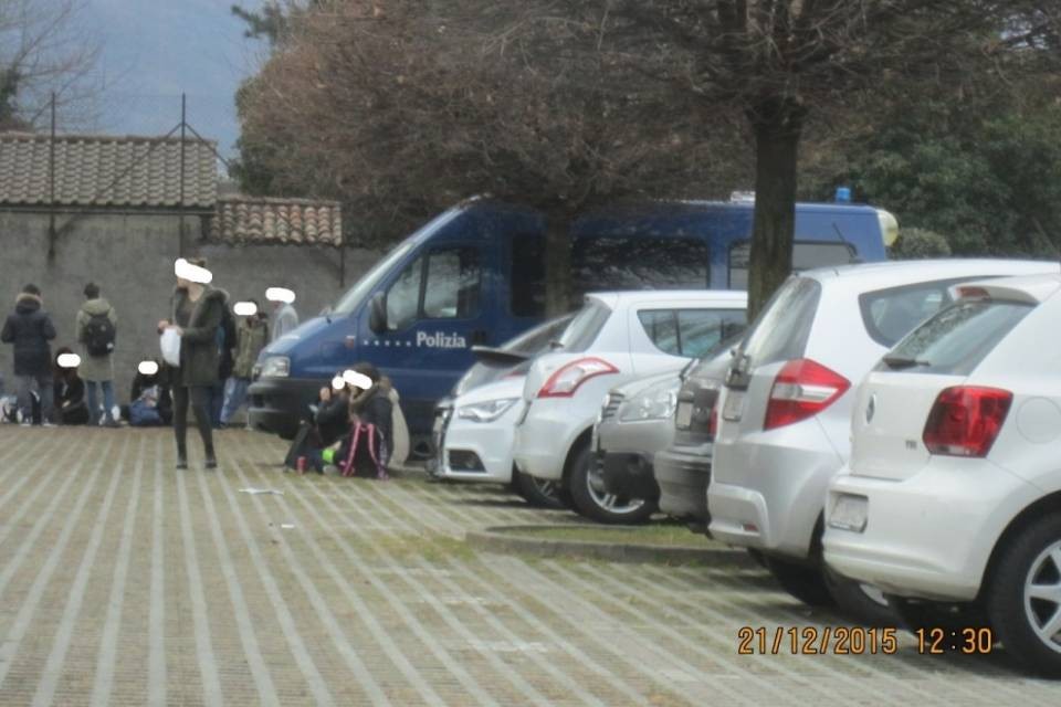 Ancora un parcheggio "anomalo" per la Polizia