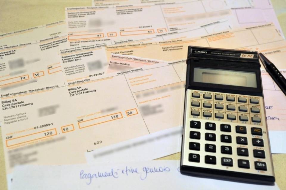 Fare pagamenti senza e-banking o aiuti? Ecco come