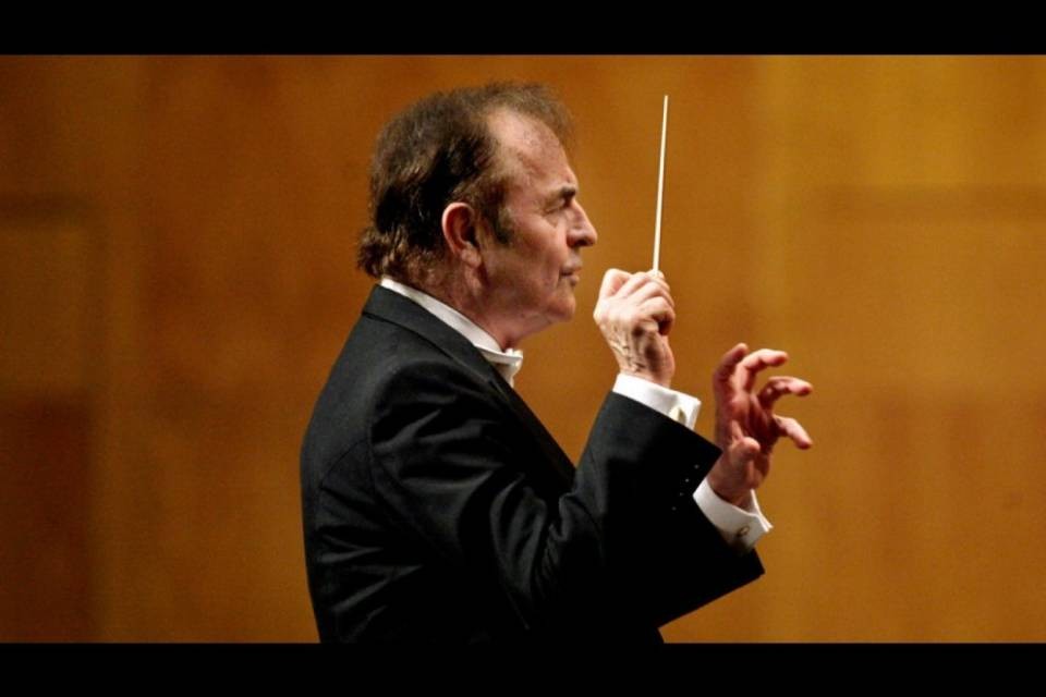 Celebre direttore d'orchestra svizzero accusato di molestie