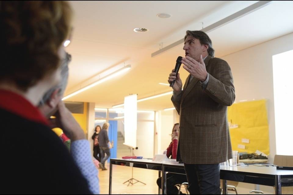 La Scuola che verrà continua a dividere