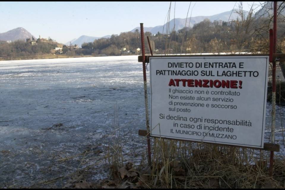 Laghetti completamente ghiacciati