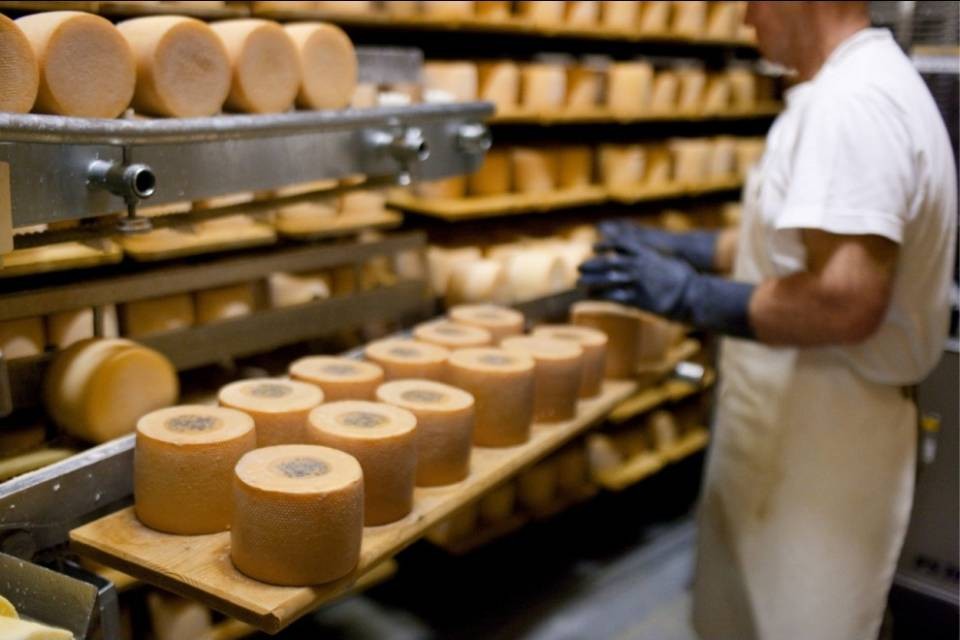 La Russia toglie l'embargo sui formaggi svizzeri